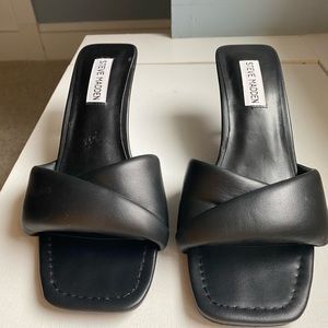 Steve Madden Thai Sandal in Black Size 8